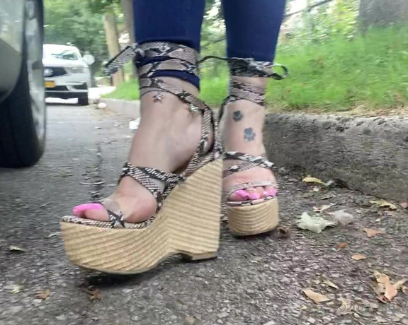 Tatianasnaughtytoes aka tatianasnaughtytoes OnlyFans - NEW 2021September14 How do you guys like my new wedges!