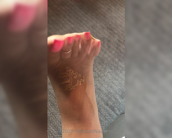 Tatianasnaughtytoes aka tatianasnaughtytoes OnlyFans - #ThrowBackThursday 20180805 HotPink Pedicure  Nylons HAPPY THANKSGIVING!! Throw back to my LONG HOT
