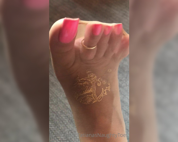 Tatianasnaughtytoes aka tatianasnaughtytoes OnlyFans - #ThrowBackThursday 20180805 HotPink Pedicure  Nylons HAPPY THANKSGIVING!! Throw back to my LONG HOT