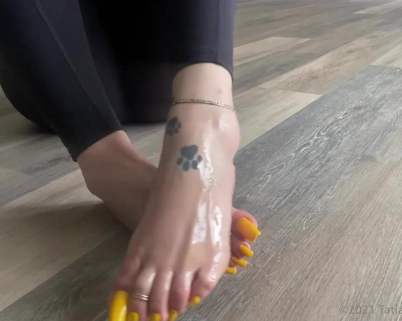 Tatianasnaughtytoes aka tatianasnaughtytoes OnlyFans - NEW 2021March19 Yellow Long Toenails  Oily Bare Feet! Happy Friday!! Hope you have an awesome week