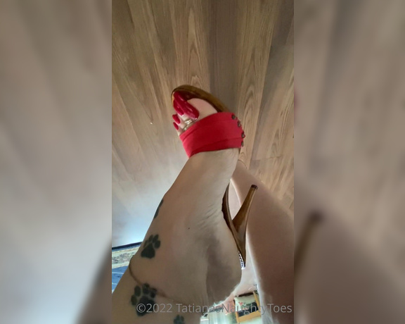 Tatianasnaughtytoes aka tatianasnaughtytoes OnlyFans - Red mules walk in the apartment
