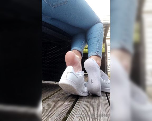 Ayellgirlfeet aka ayellgirlfeet OnlyFans - Shoes play 1