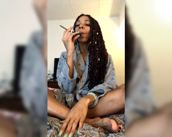 Goddess Ayla aka toesbyayla OnlyFans - Stream started at 12242019 0344