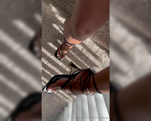 Goddess Smokey aka goddesssmokeyyy OnlyFans - Some shoe dangling