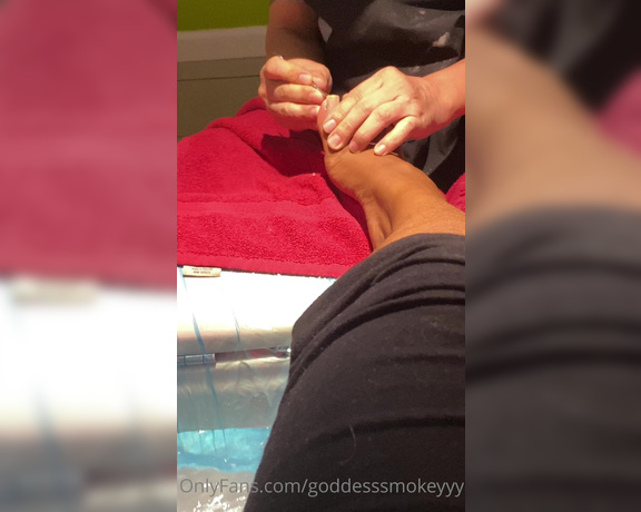 Goddess Smokey aka goddesssmokeyyy OnlyFans - Pedicure time