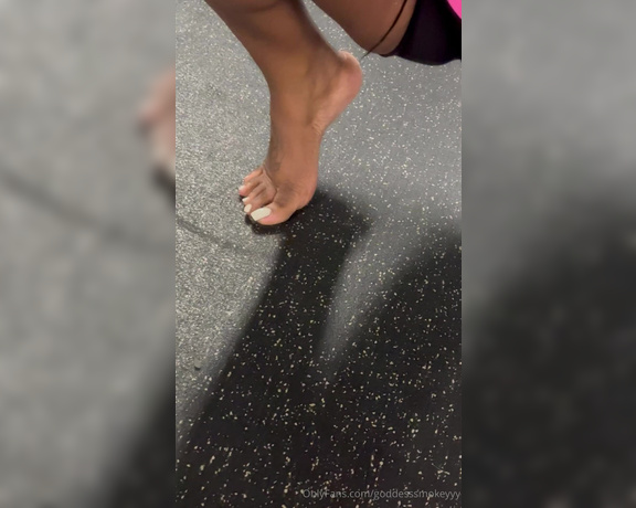 Goddess Smokey aka goddesssmokeyyy OnlyFans - Stretching at the gym