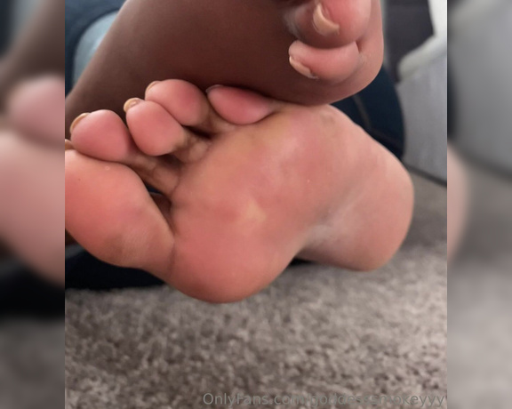 Goddess Smokey aka goddesssmokeyyy OnlyFans - Excuse the dry feet but did you enjoy 2