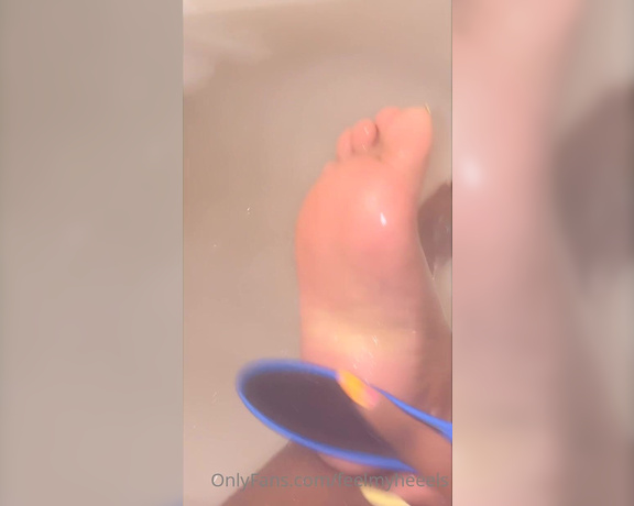 Goddess Smokey aka goddesssmokeyyy OnlyFans - Steamy showers