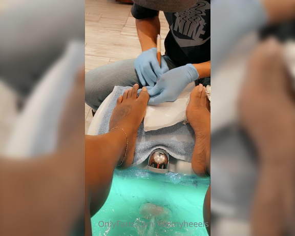 Goddess Smokey aka goddesssmokeyyy OnlyFans - Pedicure fill