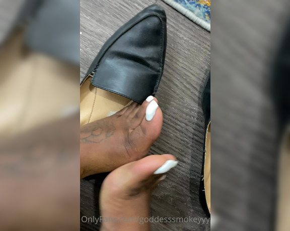 Goddess Smokey aka goddesssmokeyyy OnlyFans - Work feet