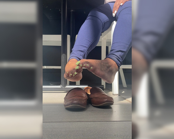 Goddess Smokey aka goddesssmokeyyy OnlyFans - Teasing while eating lunch at the mall 2