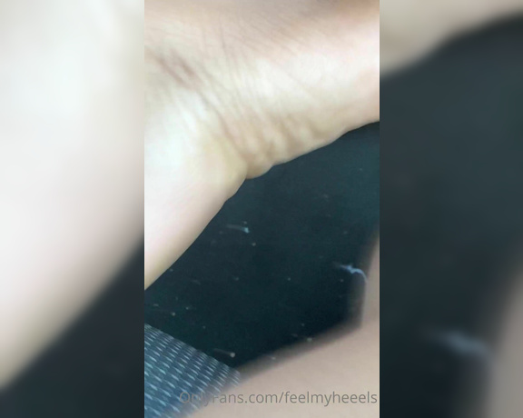 Goddess Smokey aka goddesssmokeyyy OnlyFans - 5 minutes of me driving with flats and barefoot