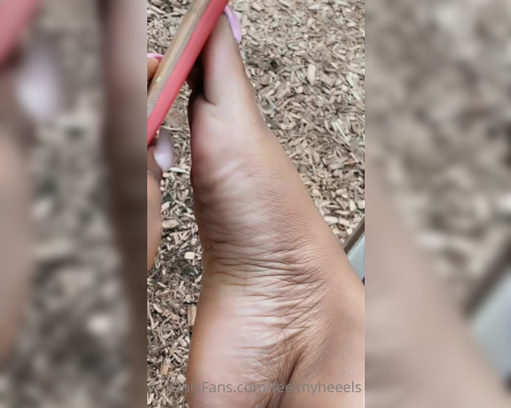 Goddess Smokey aka goddesssmokeyyy OnlyFans - Foot play at playground