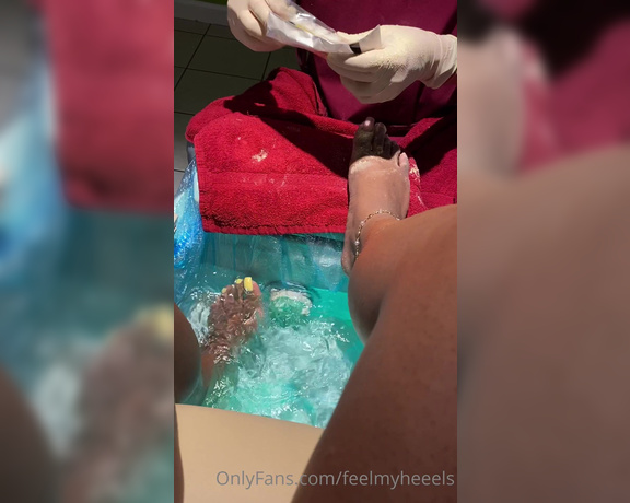 Goddess Smokey aka goddesssmokeyyy OnlyFans - Removing the old yellow polish for a new pedicure 1