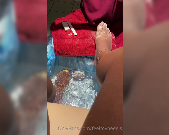 Goddess Smokey aka goddesssmokeyyy OnlyFans - Removing the old yellow polish for a new pedicure 1