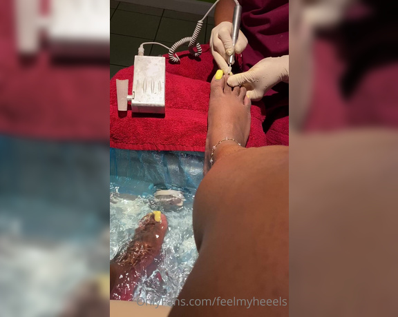 Goddess Smokey aka goddesssmokeyyy OnlyFans - Removing the old yellow polish for a new pedicure 2