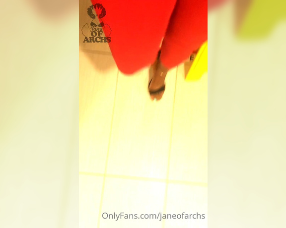 Janeofarchs aka janeofarchs OnlyFans - THUNDER THIGH CHALLENGE for my heel lovers