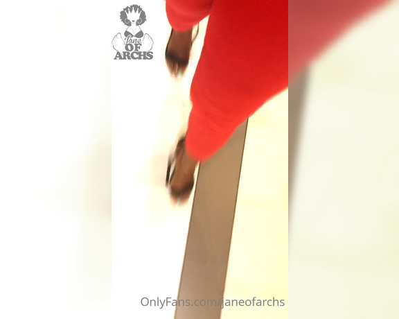 Janeofarchs aka janeofarchs OnlyFans - THUNDER THIGH CHALLENGE for my heel lovers