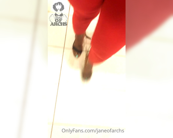 Janeofarchs aka janeofarchs OnlyFans - THUNDER THIGH CHALLENGE for my heel lovers