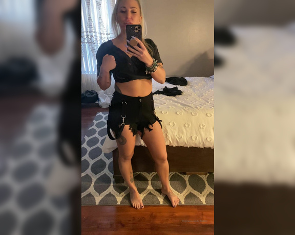 Sorceress Bebe aka b_findom OnlyFans - Trying on my new shorts