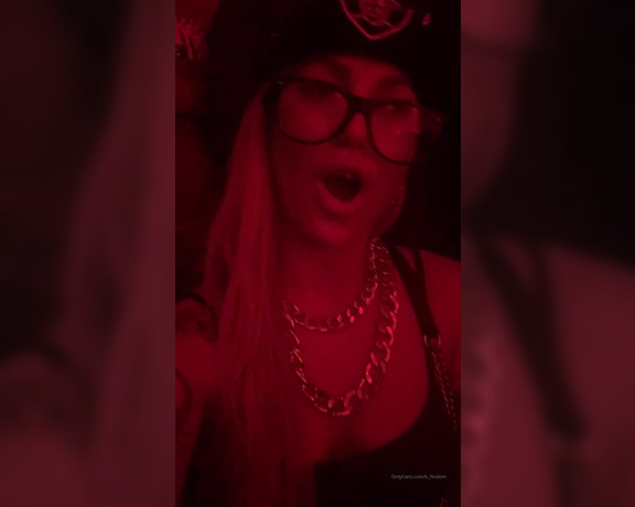 Sorceress Bebe aka b_findom OnlyFans - Last night at the Post Malone concert 5