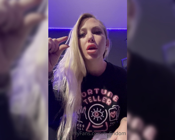 Sorceress Bebe aka b_findom OnlyFans - Custom stinky d14pR humiliation vid response