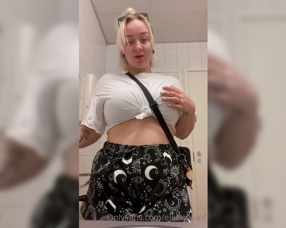 Miss Eleonora aka eleonoraof OnlyFans - FIN Koskettelen itseni vessassa heh ENG Touching myself on bathroom heh