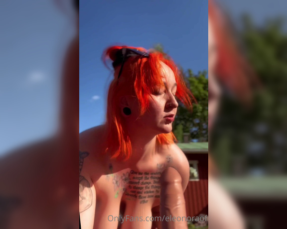 Miss Eleonora aka eleonoraof OnlyFans - POV sunbath with me FIN Tuut mun luo ottamaan aurinkoa ja tarviin apua aurinkorasvan levittmisess