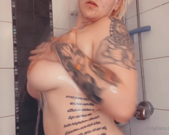 Miss Eleonora aka eleonoraof OnlyFans - Showering after riding my horse Can i ride you too Im pretty good