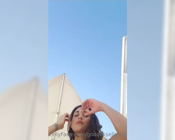 Goddess Ellen aka goddessellen96 OnlyFans - POV GIANTESS