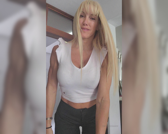 Roxana Moll aka roxanamoll OnlyFans - Un poquito