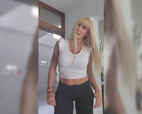 Roxana Moll aka roxanamoll OnlyFans - Un poquito