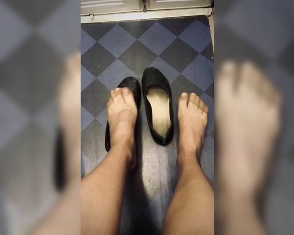 The Legs Next Door aka the_legs_next_door OnlyFans - Just a little video from my flight back from Asiathis is about 8 hours into the flight