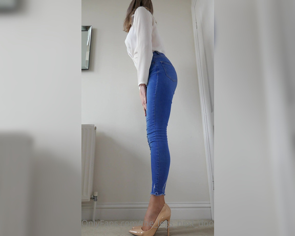 The Legs Next Door aka the_legs_next_door OnlyFans - Bottom jeans  this is for all my nylons under a pair of tight jeans’ boys  this look