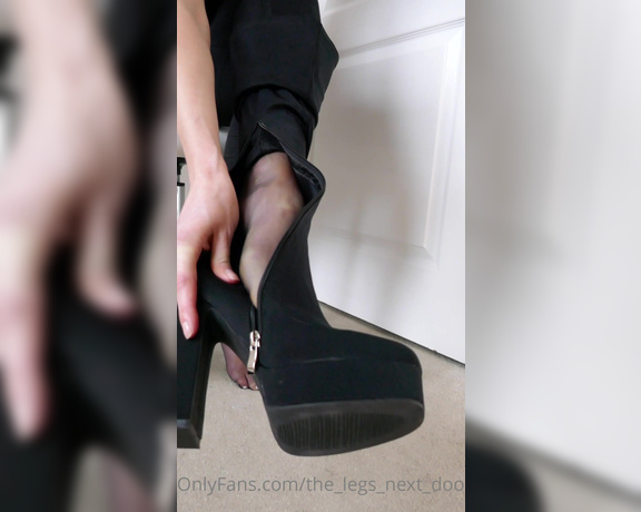 The Legs Next Door aka the_legs_next_door OnlyFans - And to finish this last boot set of 2020 off  a boot removal watch as I slowly undo the zip