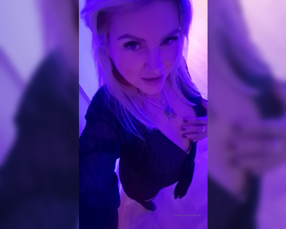 Lady Sara Borgia aka borgia_lady OnlyFans - Walking around in My stockings cocktail dress & heels