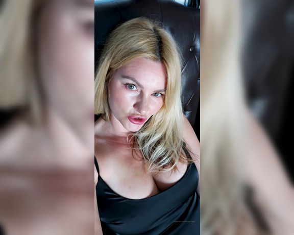 Lady Sara Borgia aka borgia_lady OnlyFans - Are you looking at My cleavage