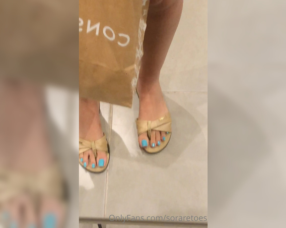 Feetsorare aka soraretoes OnlyFans - Shopping day 1