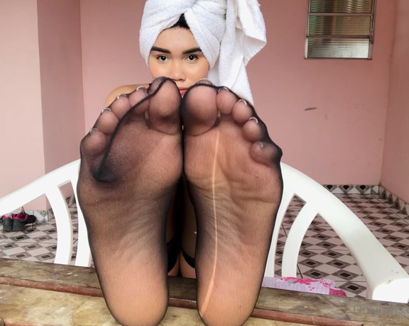 Feetsorare aka soraretoes OnlyFans Video 673