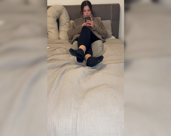 Germangirlnextdoor95 aka germangirlnextdoor95 OnlyFans - Just chilling on my bed, put my feet in front of you, ignore you and doing nothing I love