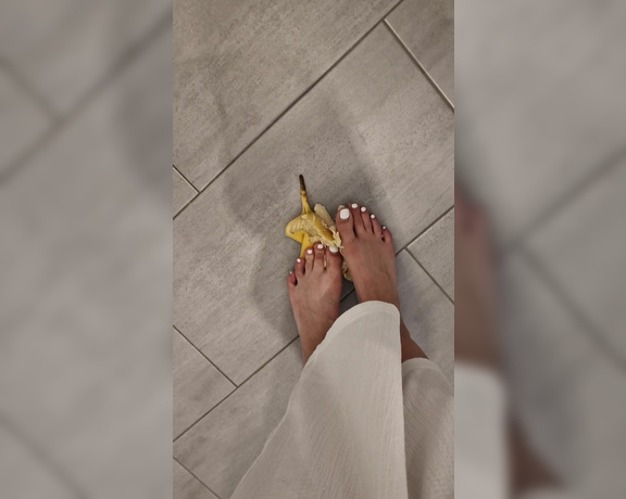 Germangirlnextdoor95 aka germangirlnextdoor95 OnlyFans - If you always wanted to see how i spoil a banana, this is your day