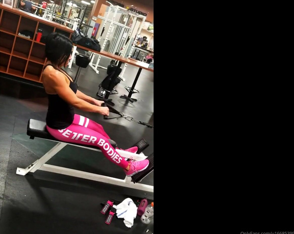 World Goddess aka worldgoddess OnlyFans - Its back day at the gym! Watch me workout, bitches!!