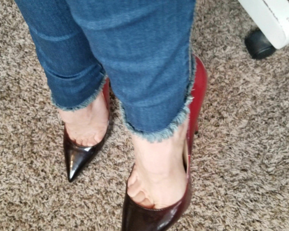 World Goddess aka worldgoddess OnlyFans - Just a quick clip to remind you that Louboutins taste better!