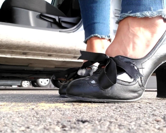 World Goddess aka worldgoddess OnlyFans - Follow my heels into my car