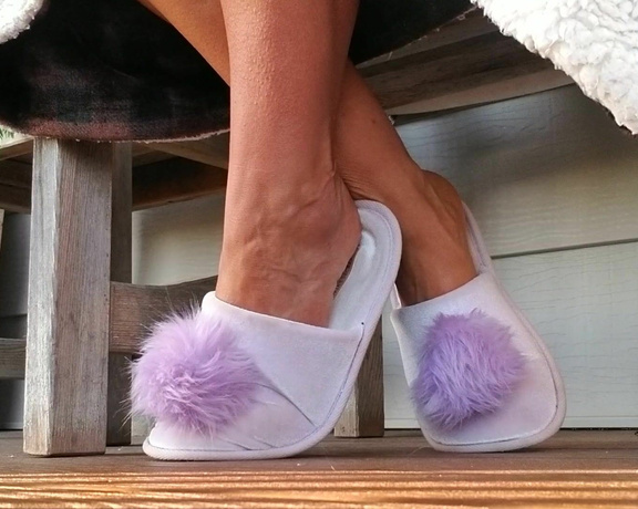 World Goddess aka worldgoddess OnlyFans - When the pungent slippers come off, the goddess foot scent comes out