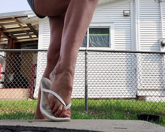 World Goddess aka worldgoddess OnlyFans - Know your role a human doormat that licks dirt off my flip flops, and my sweaty feet!