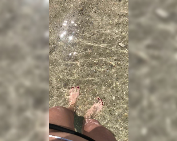 GoddessGaelle aka badgaelle OnlyFans - La semaine dernire la plage