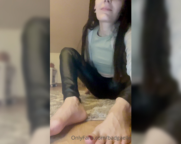 GoddessGaelle aka badgaelle OnlyFans - Cette manire de dguster le raisin devrait te plaire et te faire envie, avec en prime un nettoyage