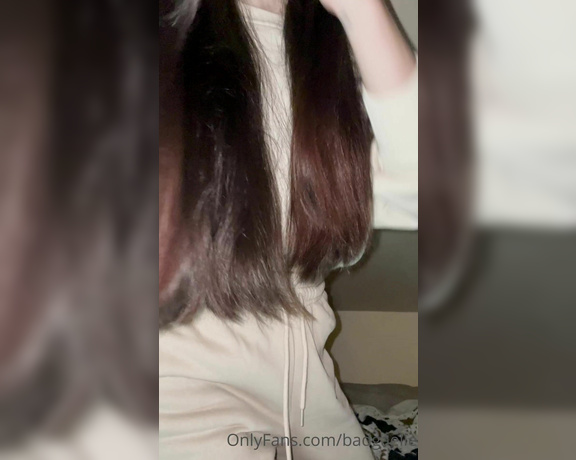 GoddessGaelle aka badgaelle OnlyFans - Hair fetish Laisse toi hypnotiser par mes cheveux soyeux