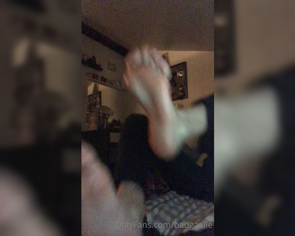 GoddessGaelle aka badgaelle OnlyFans - Pour avoir des pieds encore plus doux